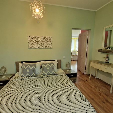 Boutigue City House With Terrace And Garden Free Parking Riga Exterior foto
